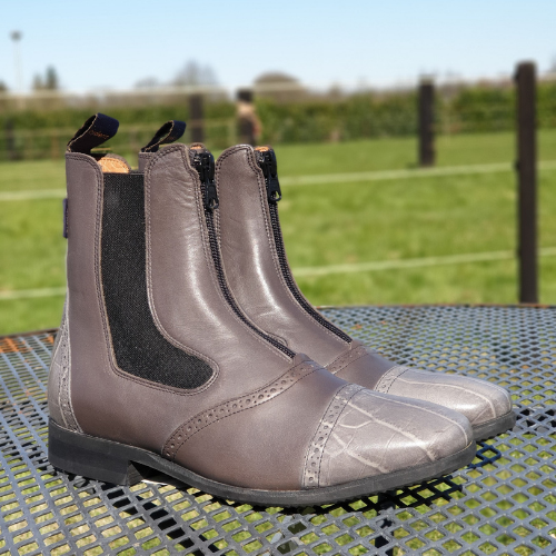 Short Boot Grey stable